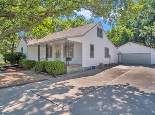 1207 Anderson Ave, Newton, KS 67114