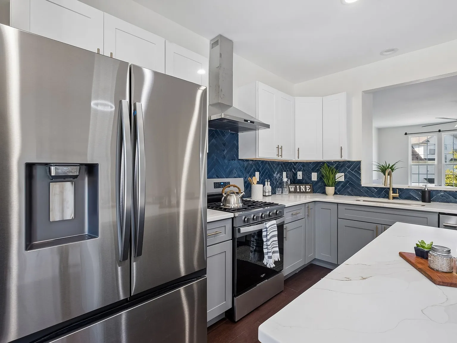 3 bed, 2.5 bath, 2290 sqft, $3,925 — Photo 4