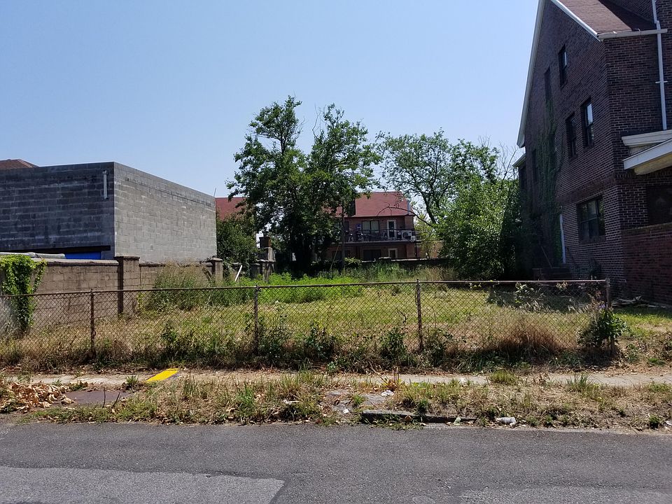 2nd image of 4823 Beach 48th St