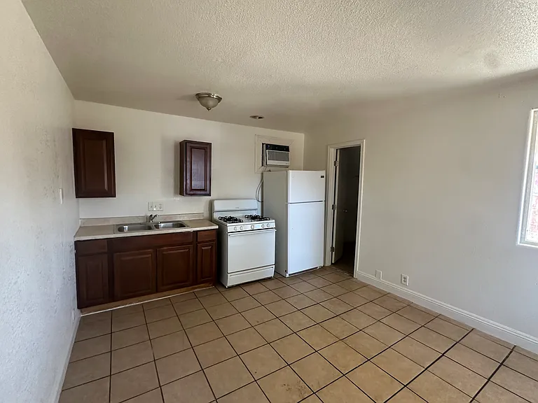 5900 Cassedy Ln #C — Photo 7