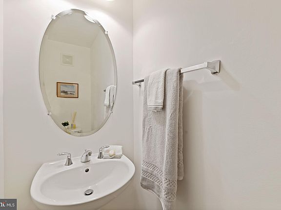 5th image of 9666 Cedar Farm Cir