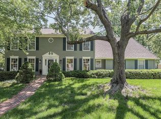 12709 Cherokee Ln, Leawood, KS 66209