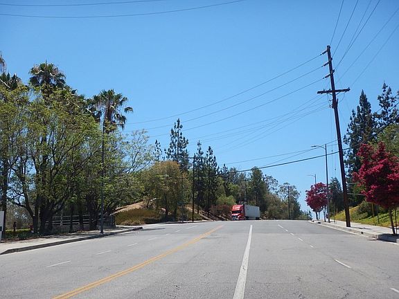 5th image of 22939 Sherman Way
