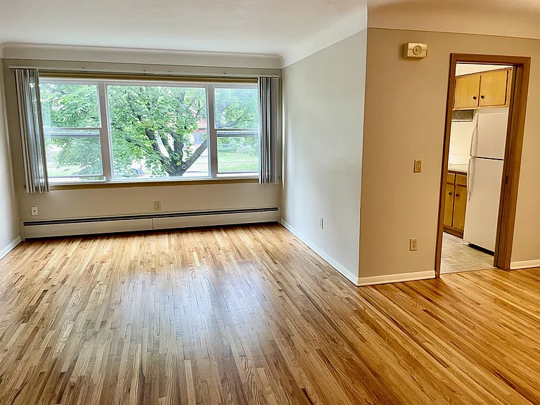Snelling Avenue Apartments — Photo 14