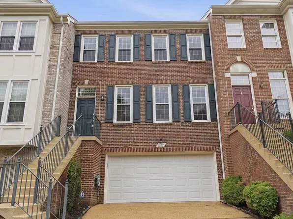 2706 Pembsly Dr, Vienna, VA 22181