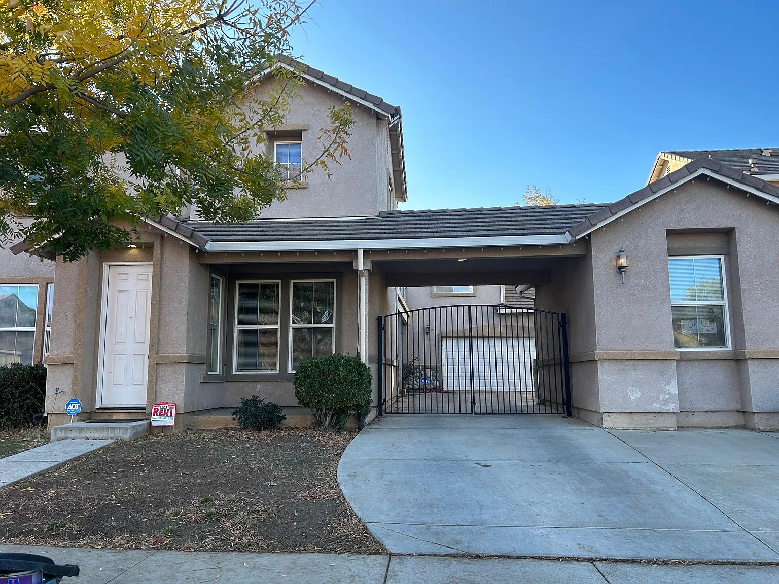455 Creekside Dr — Photo 2