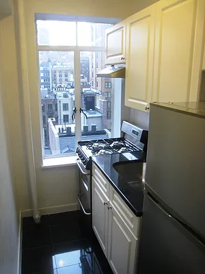 Rented by City Connections Realty | media 1