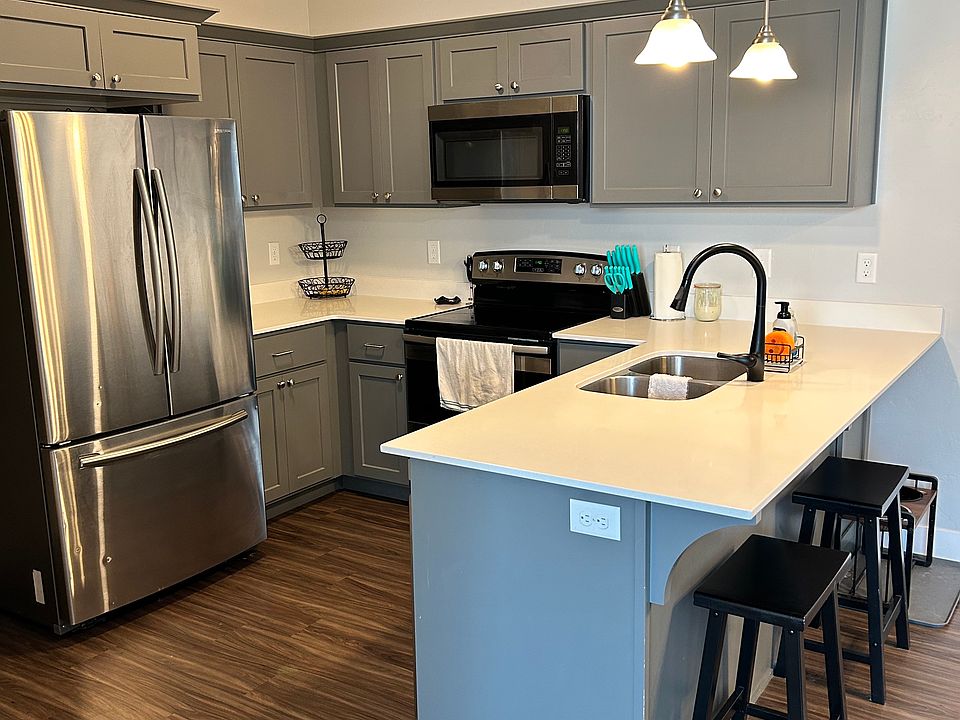 1st image of 1023 N Sawtooth Way #J