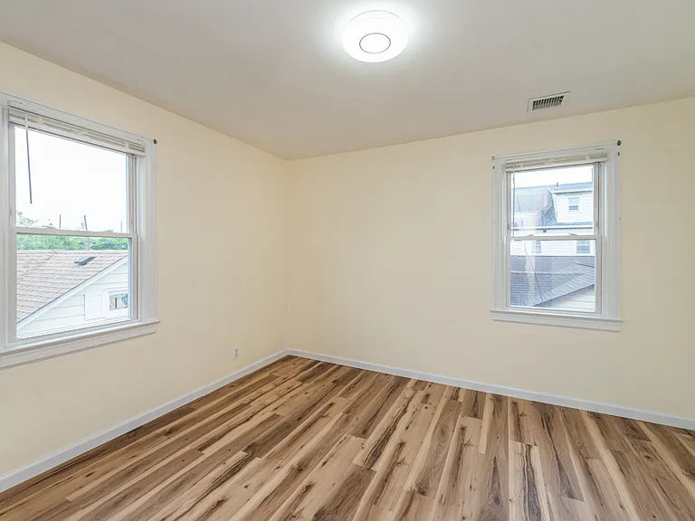 166 Speer Ave #2 — Photo 12