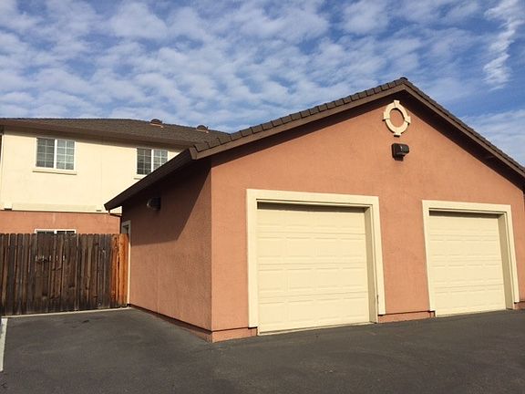 3rd image of 10136 Ellenwood Ave Unit 5