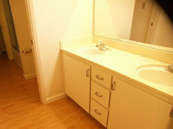 4th image of 2600 Royal Ann Dr