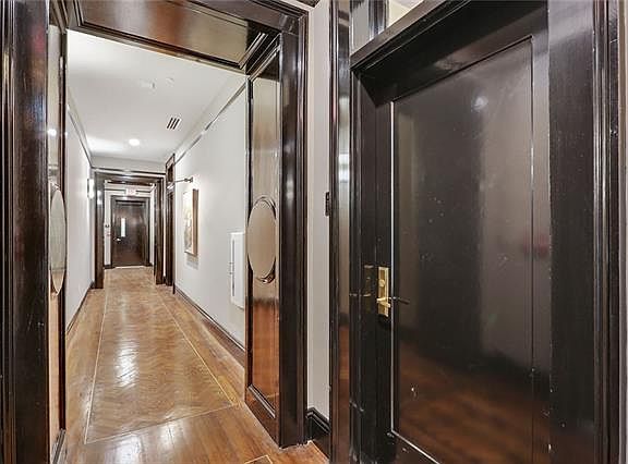 3rd image of 419 Carondelet St Suite 401