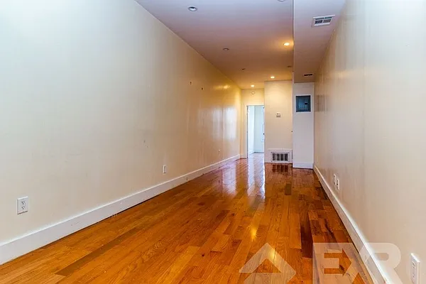 Rented by EXR | media 6