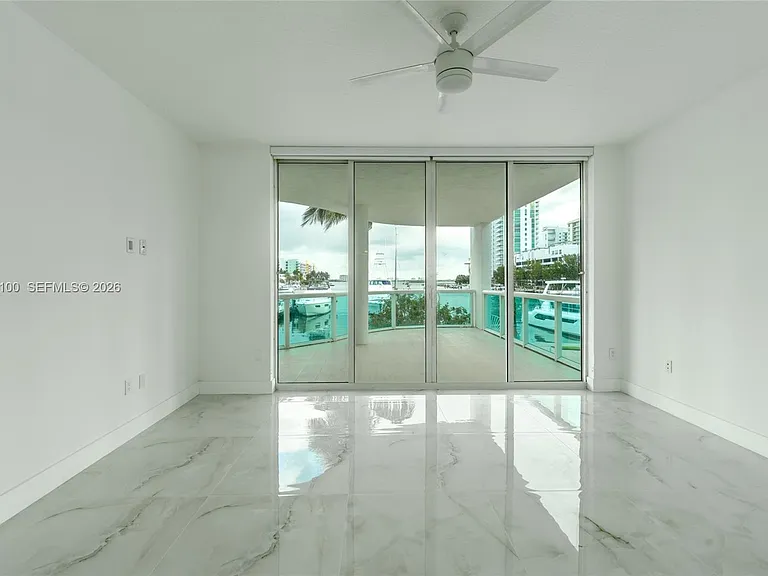 7914 Harbor Island Dr #106 — Photo 21