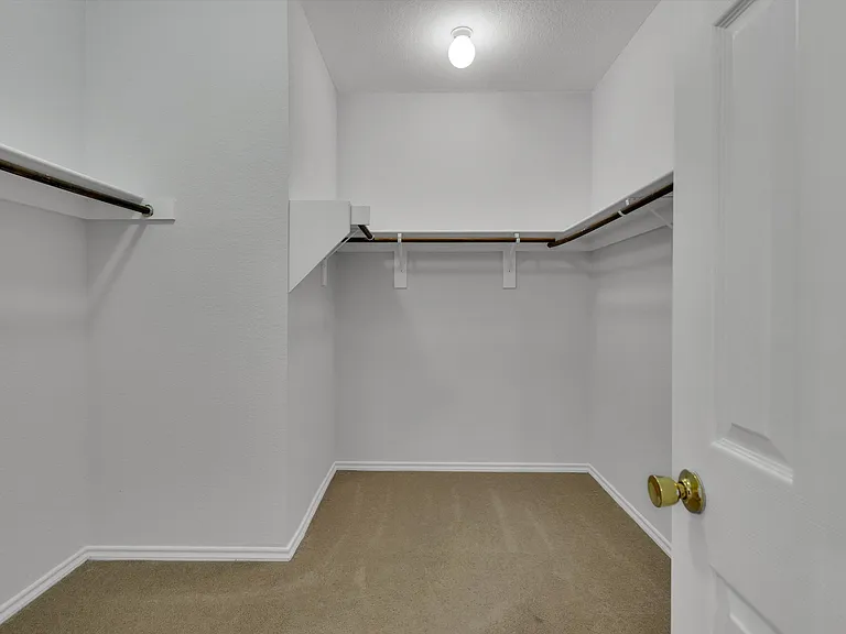 712 Riverhead Dr — Photo 25