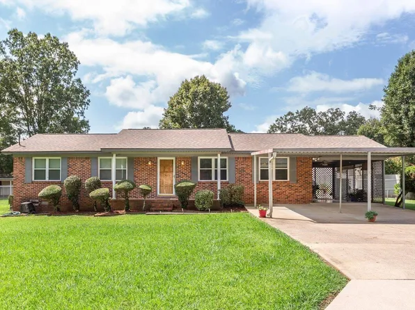 205 Brentwood Dr, Gadsden, AL 35901