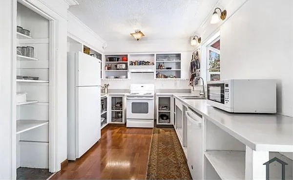 4 bed, 1824 sqft, $3,600 — Photo 4