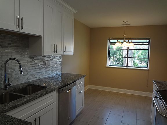 5th image of 177 Grove Ave Unit A