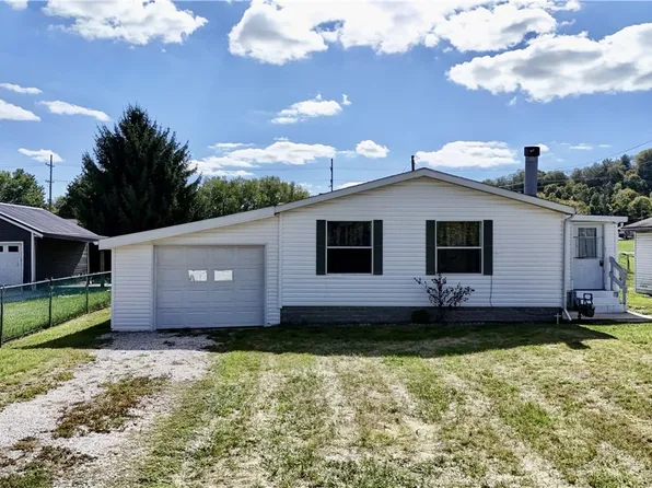638 Blake Ave SW, New Philadelphia, OH 44663