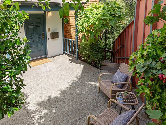 2nd image of 4 Cavendish Ln