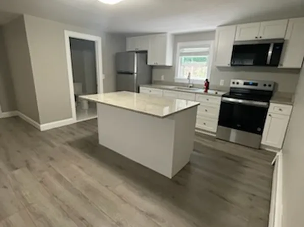 361 Privilege St #1L, Woonsocket, RI 02895