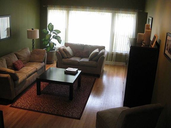 3rd image of 10616 Preston St