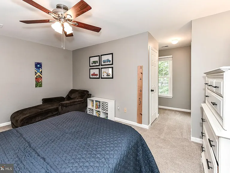 7910 Oak Hollow Ln — Photo 20