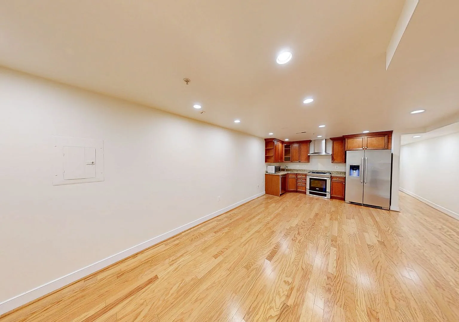 Updated 2 + 2 Condo In Columbia Heights — Photo 3