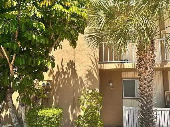 2938 Clark Rd APT 102, Sarasota, FL 34231