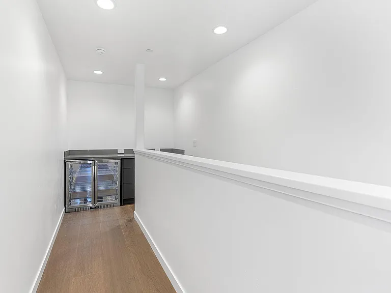 1268 Oregon St — Photo 47