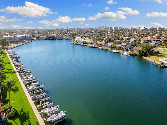 4th image of 215 Waterside Cir Unit 202