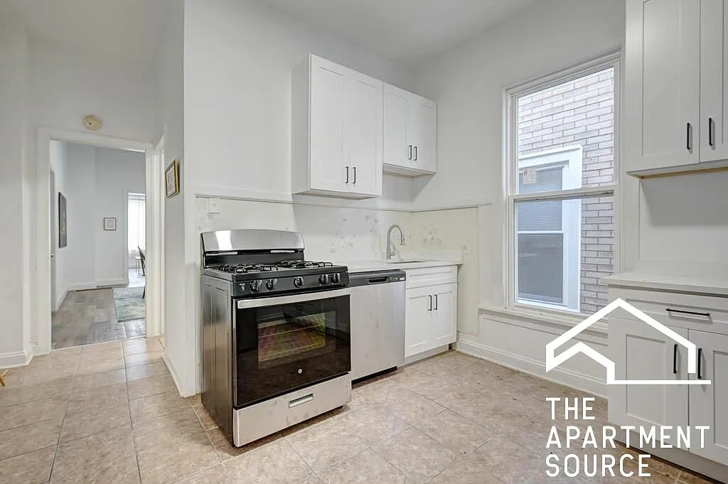 3 bed, $2,795 — Photo 3