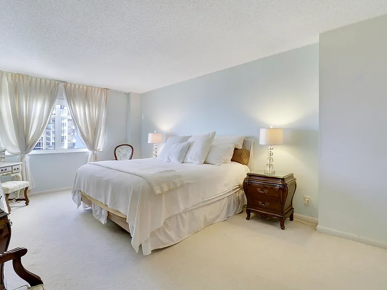 1701 S Flagler Dr #903 — Photo 11