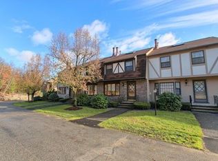 40 Scotty Hollow Dr #E, Chelmsford, MA 01824