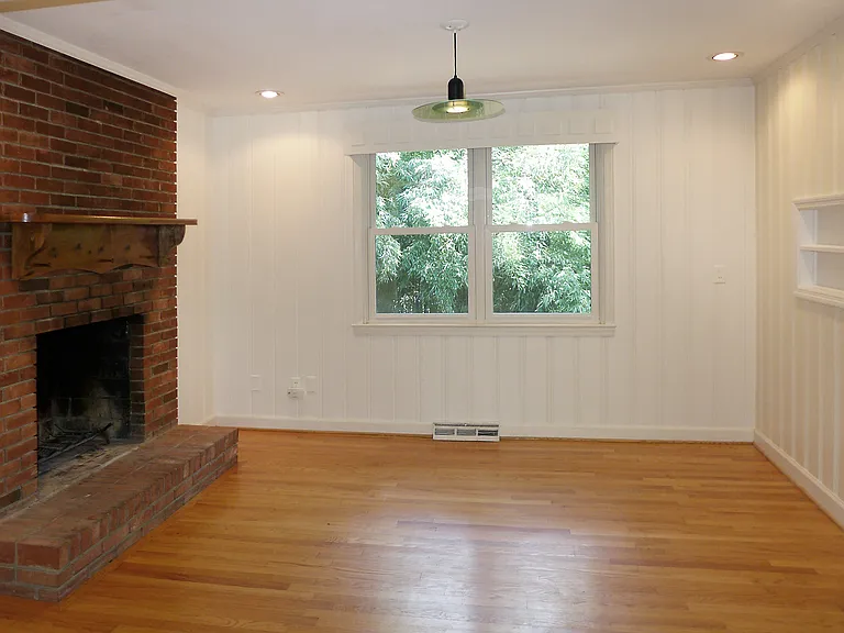 346 Wesley Dr — Photo 4