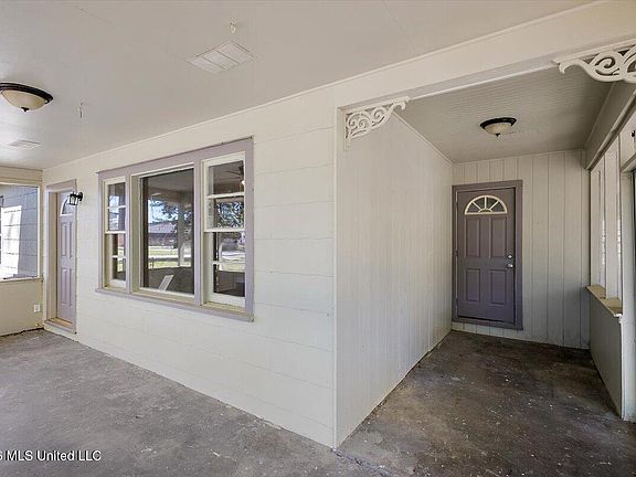 4th image of 54 Bellwood Dr
