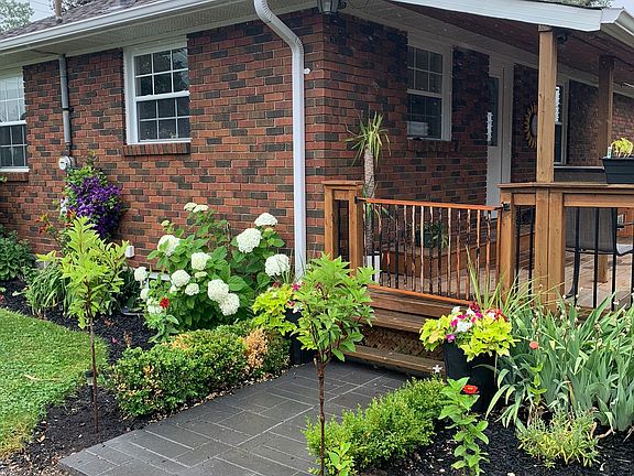 5th image of 4881 Mount Albert Rd