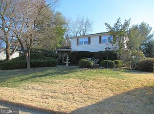 864 Red Wing Ln, Huntingdon Valley, PA 19006