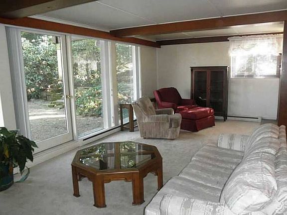 3rd image of 220 Beechwood Blvd