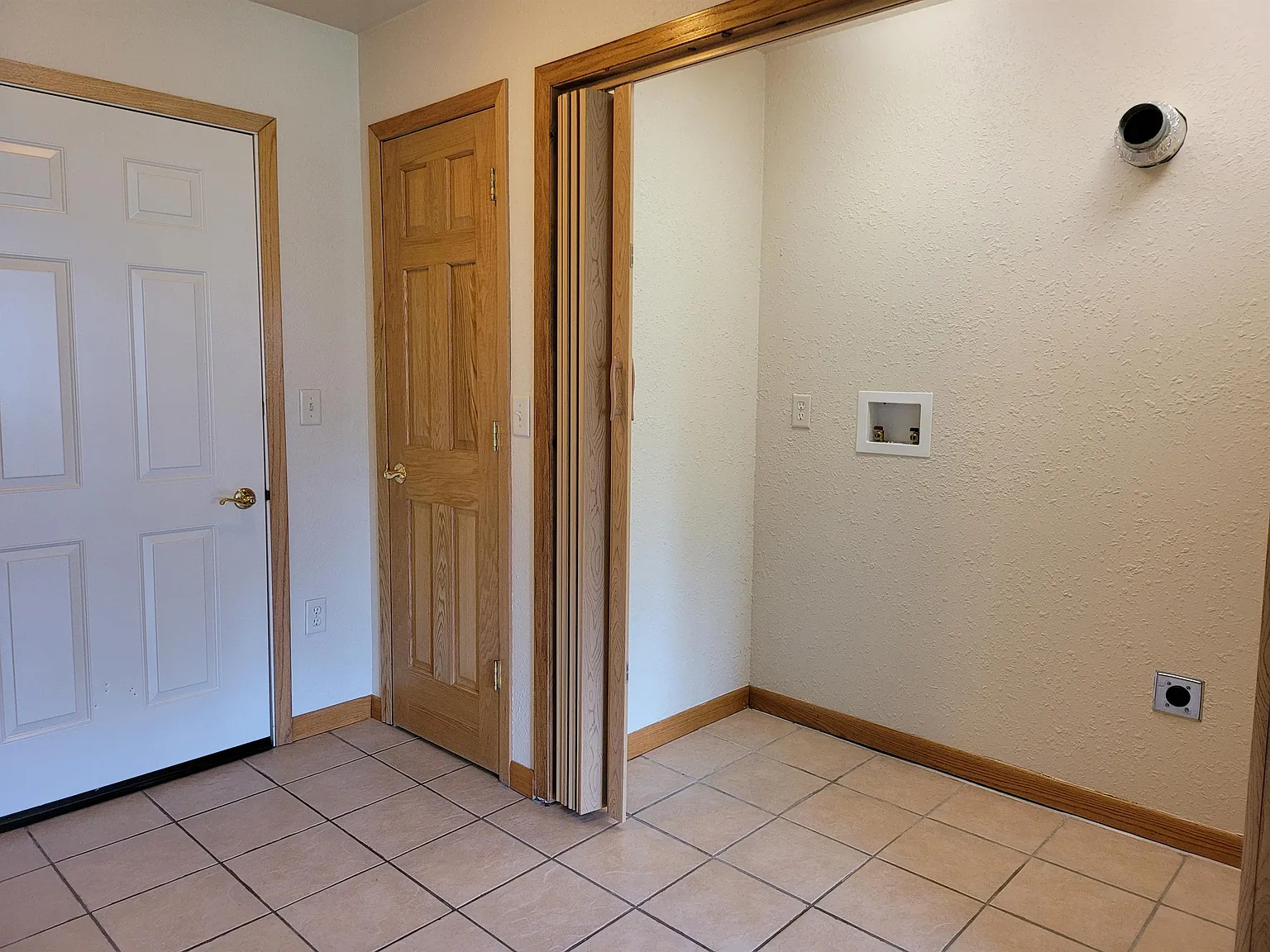 1013 Division Street — Photo 4
