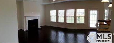 5th image of 3110 Palomar Dr