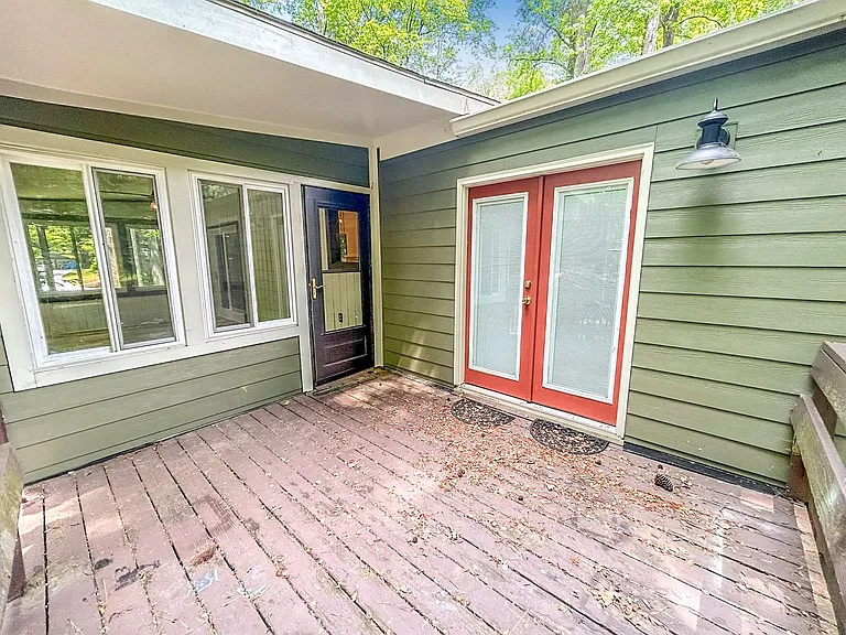1642 Hillside St — Photo 28
