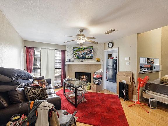 3rd image of 336 Melrose #Double Dia