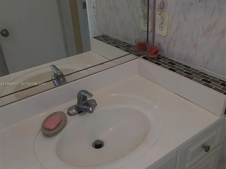 141 NE 10th Ave #29B — Photo 16