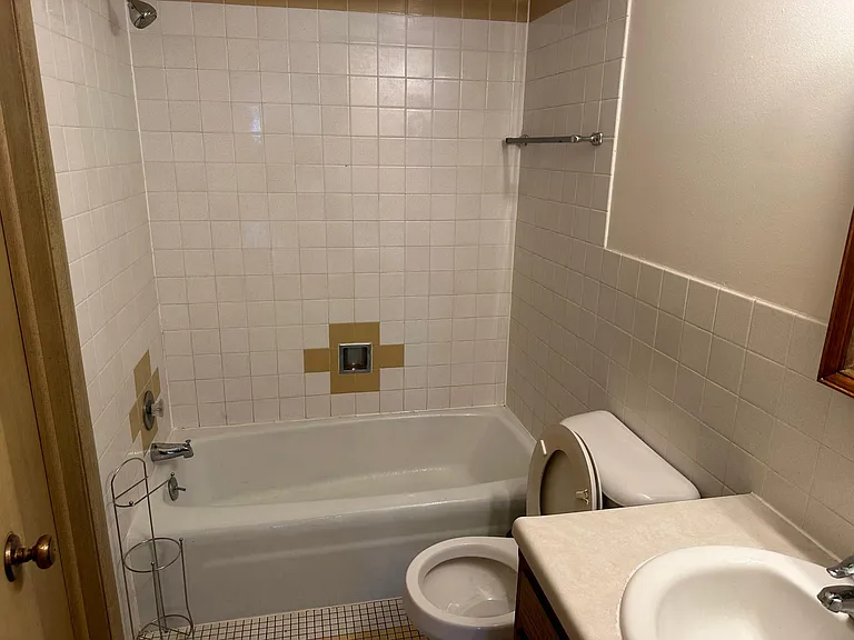 2122 Allen Blvd #6 — Photo 12