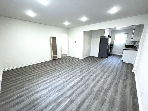 3rd image of 3635 Westwood Blvd #5