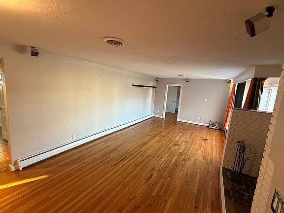 4th image of 205 E McGinnis Cir