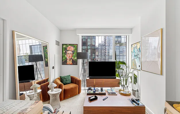 Rented by CITY SPHERE | media 44