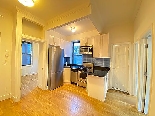 1st image of 332 E 18th St #26