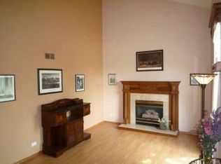 2810 Creekside Ct, Aurora, IL 60502